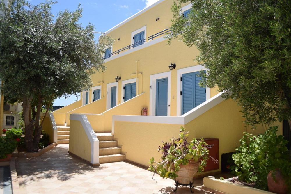 Esperides Maisonettes Agia Marina  Exterior photo