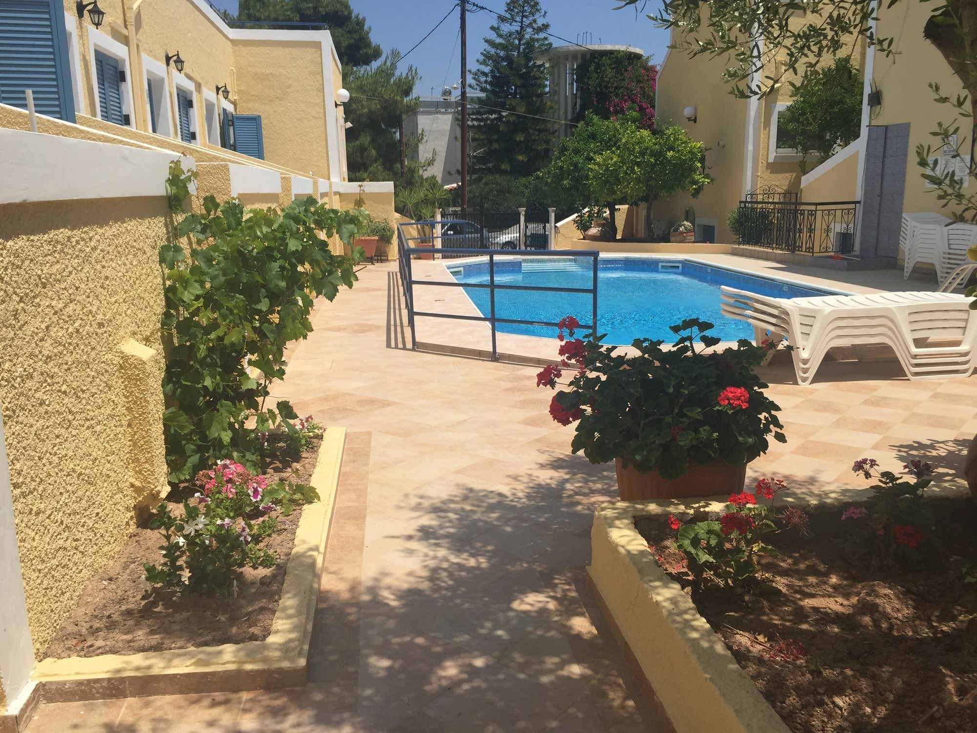 Esperides Maisonettes Agia Marina  Exterior photo