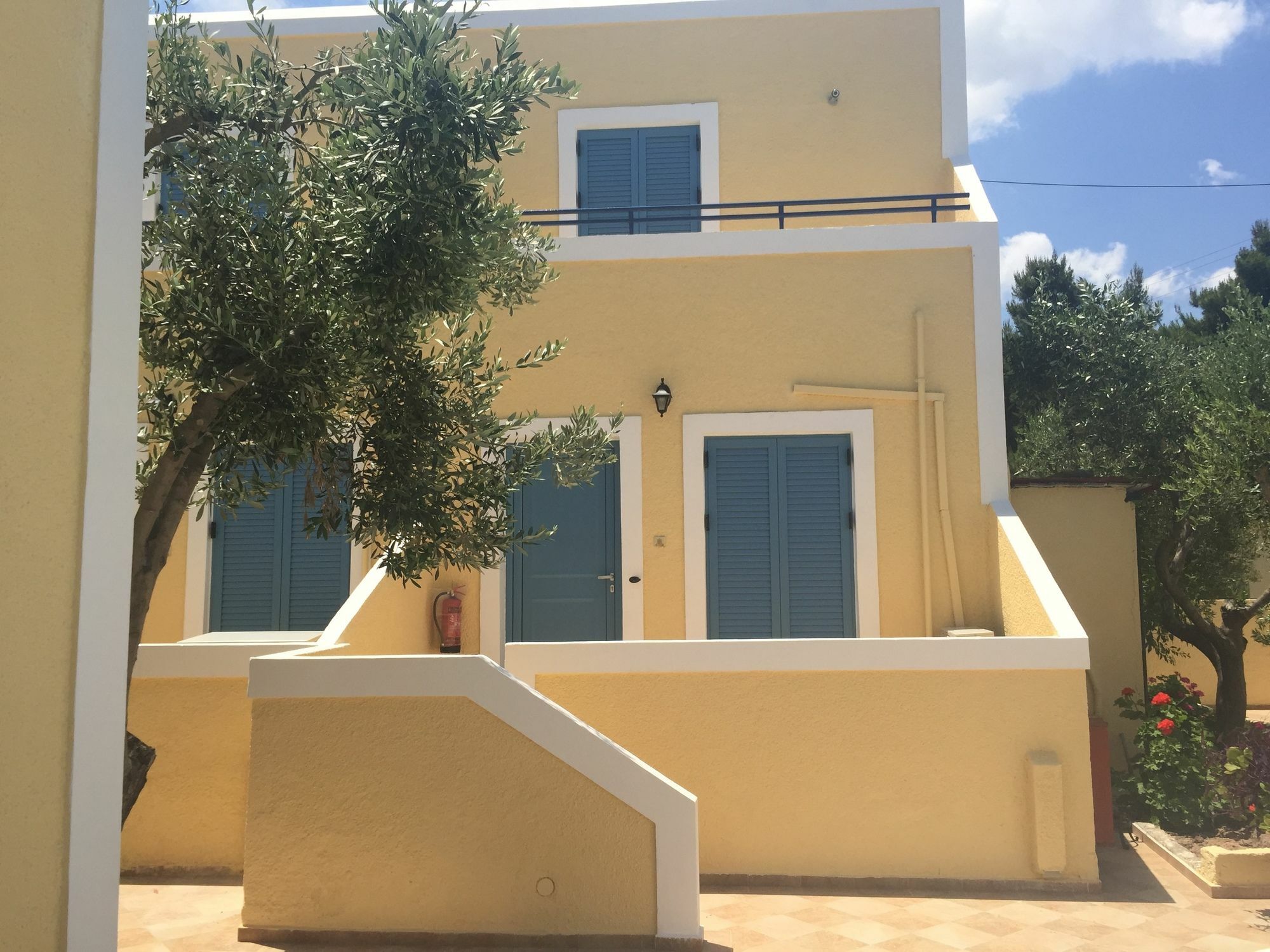 Esperides Maisonettes Agia Marina  Exterior photo